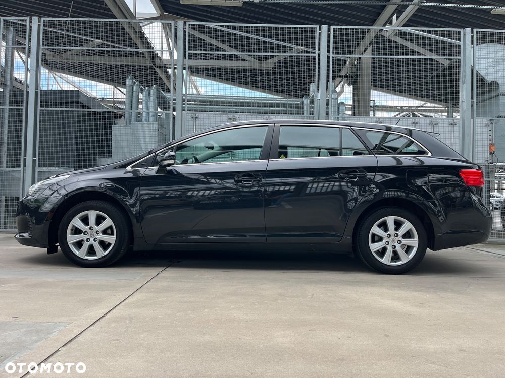 Toyota Avensis 1.6 Comfort - 8