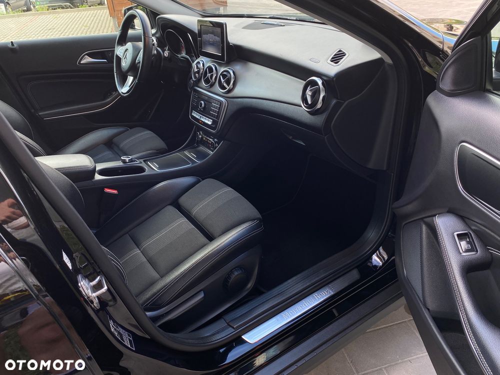 Mercedes-Benz GLA 200 7G-DCT Urban - 7