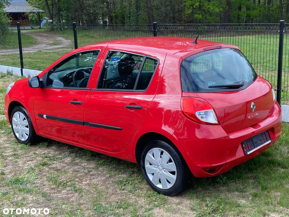 Renault Clio 1.2 16V 75 Dynamique - 11