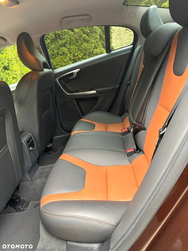 Volvo S60 Cross Country T5 AWD Summum - 11