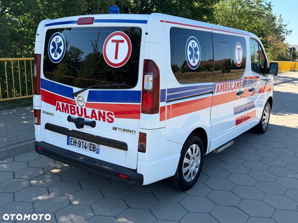 Opel Vivaro Karetka Ambulans Ambulance Sanitarny EN1789 - 6