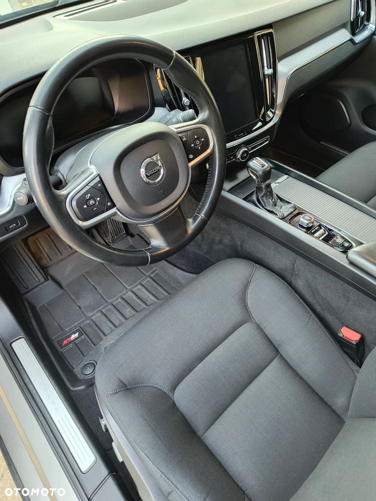 Volvo V60 D4 Momentum - 16