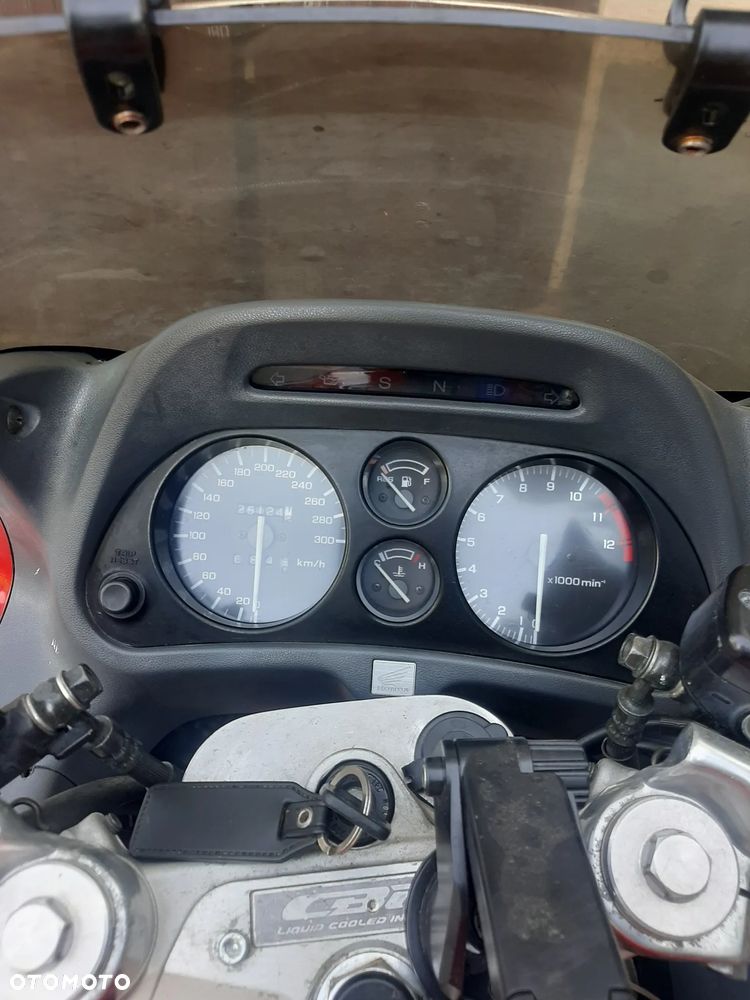 Honda CBR - 6