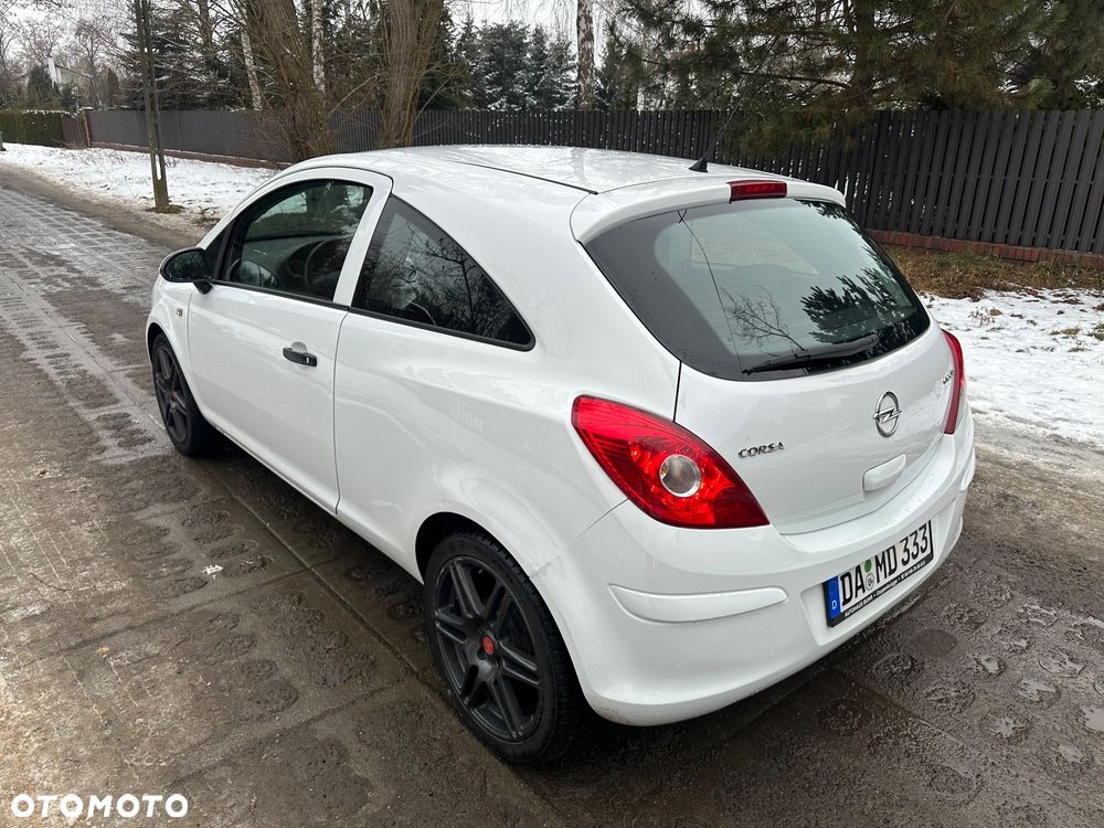 Opel Corsa 1.2 16V Essentia - 4