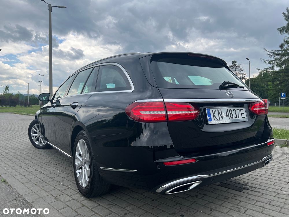 Mercedes-Benz Klasa E 220 d 9G-TRONIC Exclusive - 4