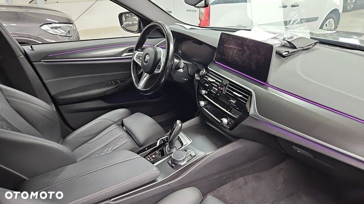 BMW Seria 5 520d xDrive M Sport sport - 12