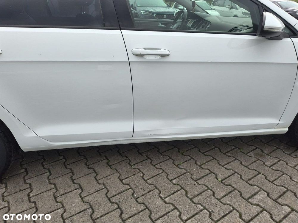 Volkswagen Golf - 11