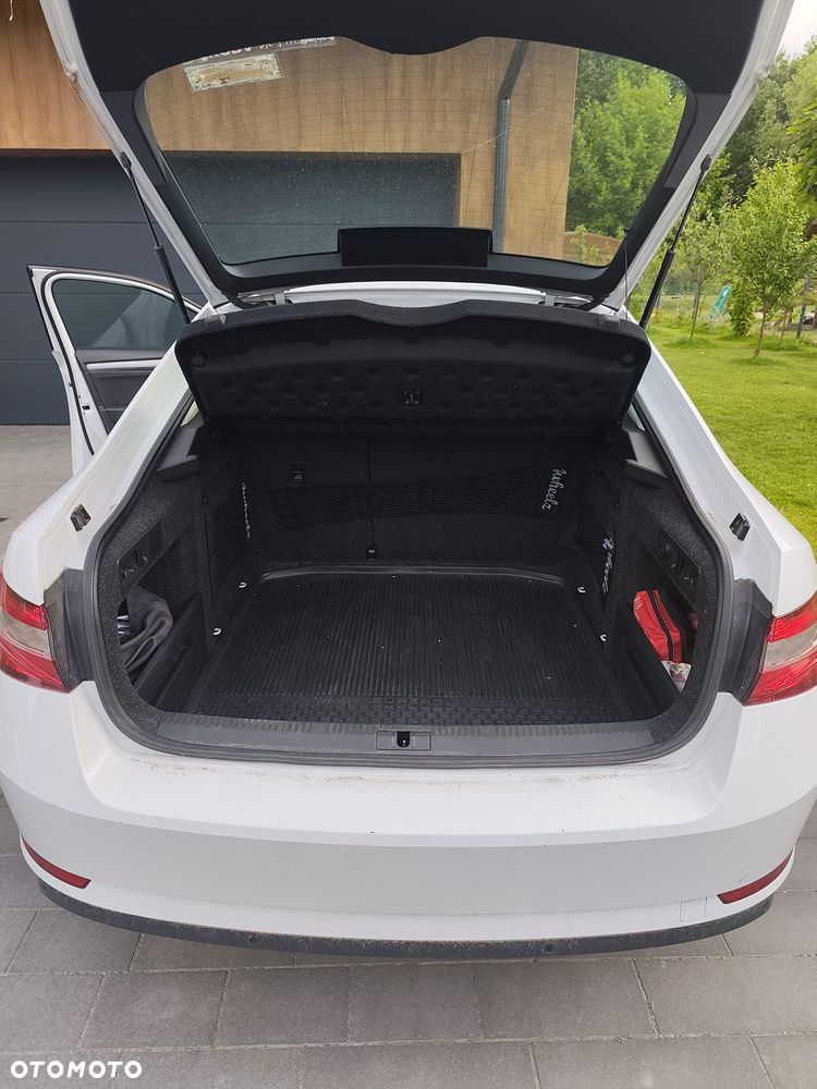 Skoda Superb 1.4 TSI ACT Ambition - 9