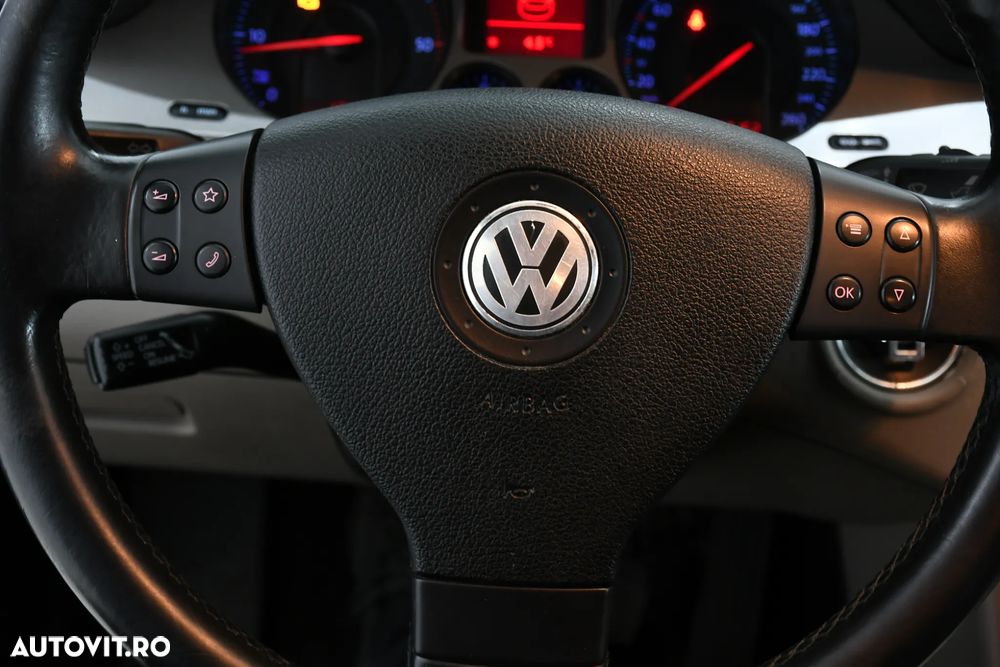 Volkswagen Passat 2.0 TDI Highline - 18