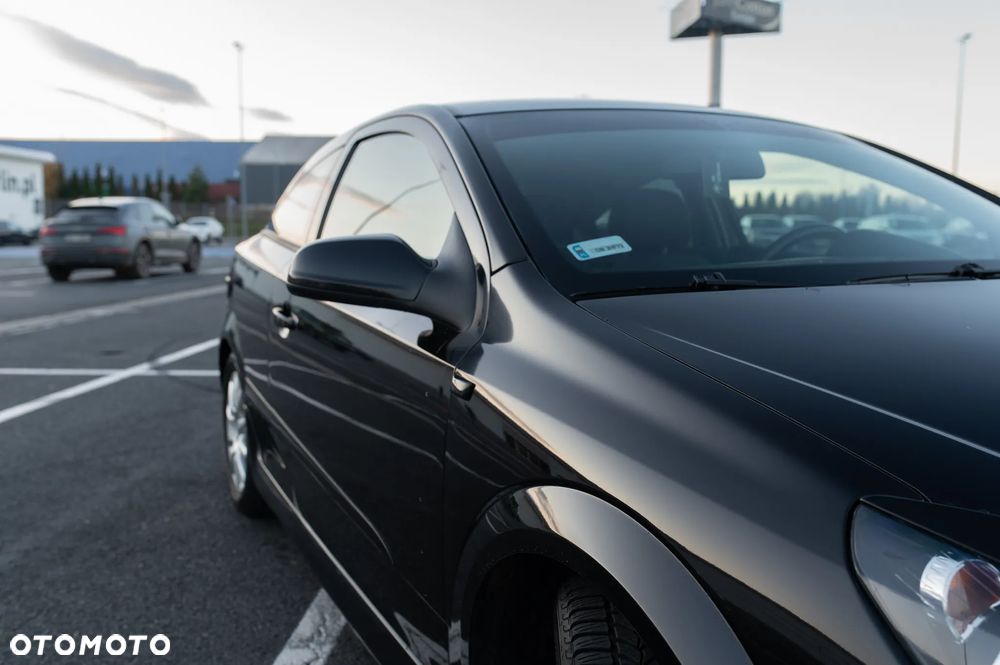 Opel Astra III GTC 1.6 Enjoy - 4