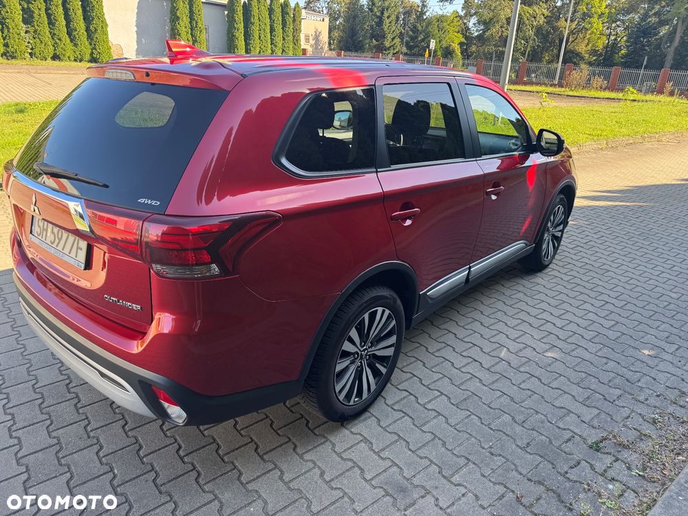 Mitsubishi Outlander - 4