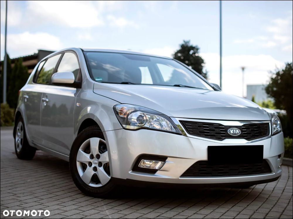 Kia Ceed - 9