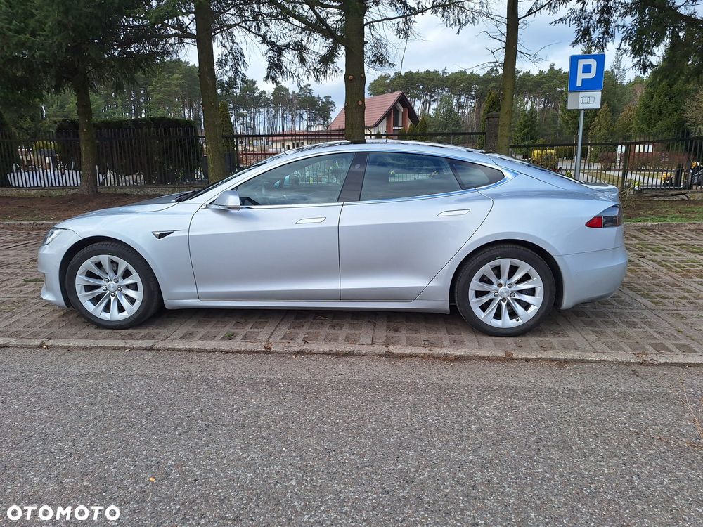 Tesla Model S - 2