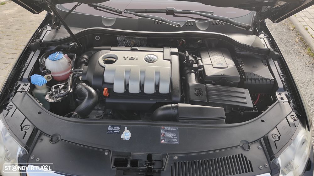 VW Passat Variant 2.0 TDi DPF 4Motion R-Line Edition Plus - 6