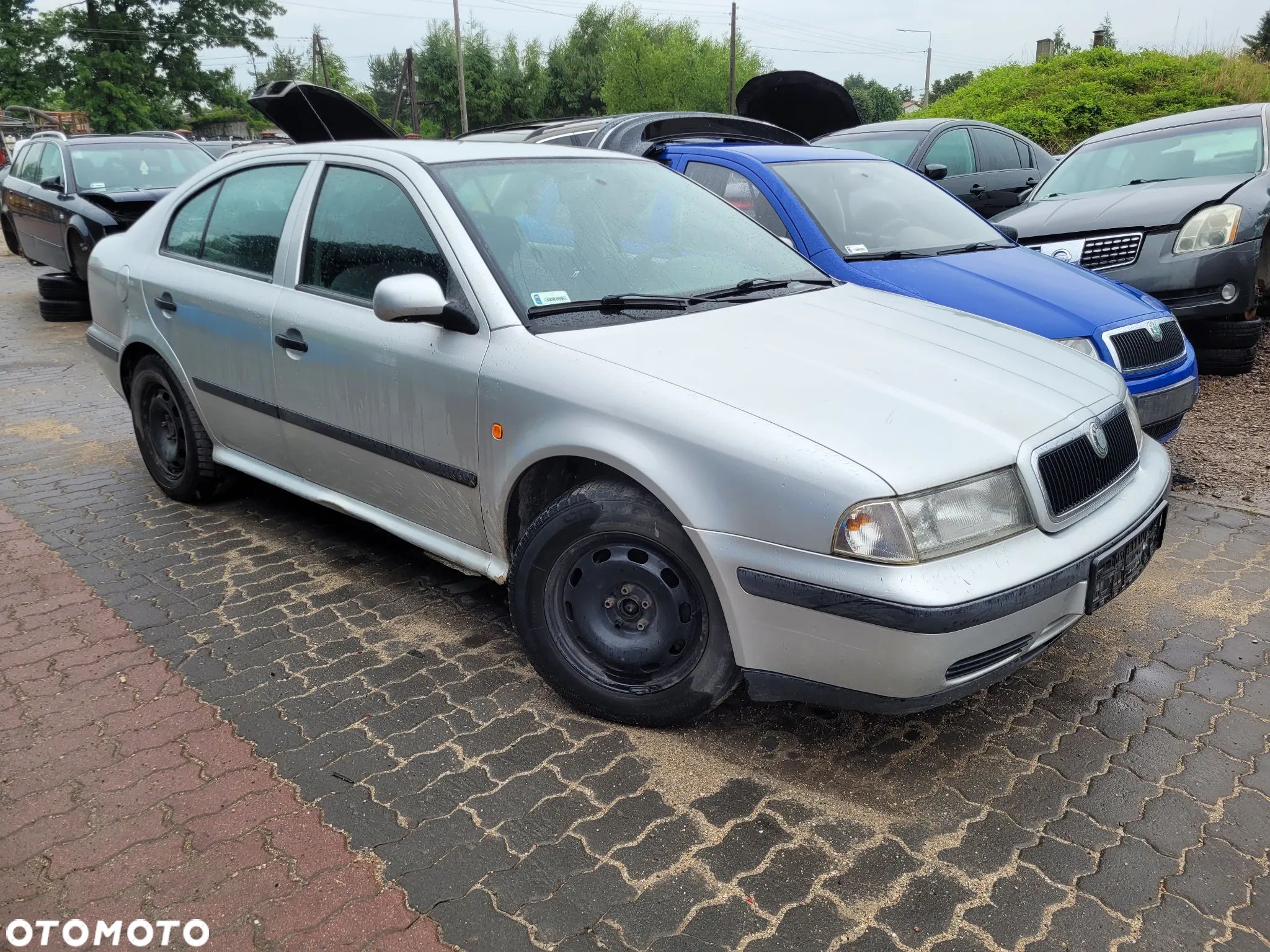 SKODA OCTAVIA 1 I fotel fotele kanapa deska kokpit podsufitka boczek boczki klamka podłokietnik licznik prędkościomierz - 1