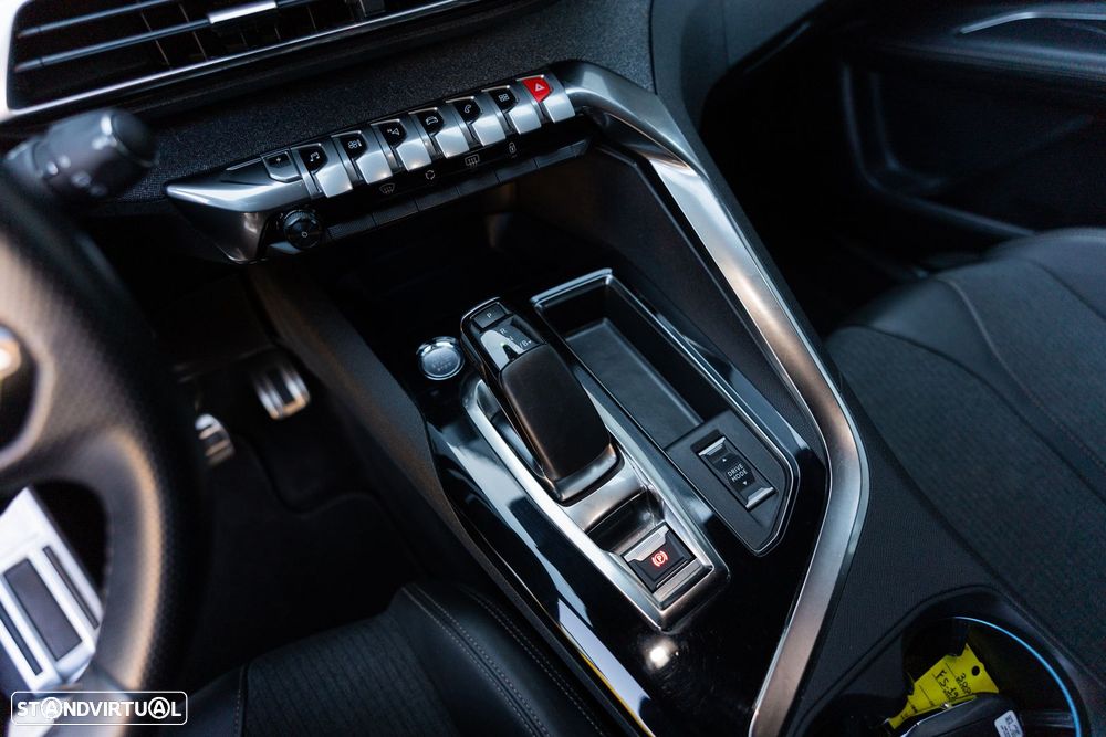 Peugeot 3008 1.6 Hybrid GT Line e-EAT8 - 24
