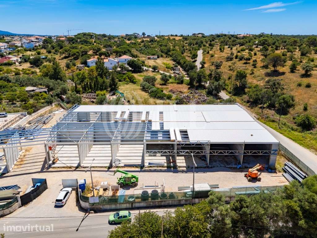 Loja no centro empresarial San Lorenzo, em Almanci, Algarve - Grande imagem: 2/27
