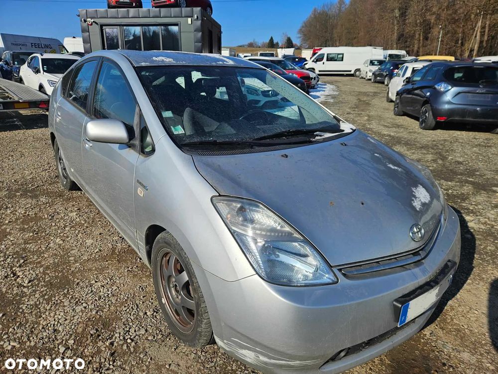 Toyota Prius (Hybrid) Executive - 9
