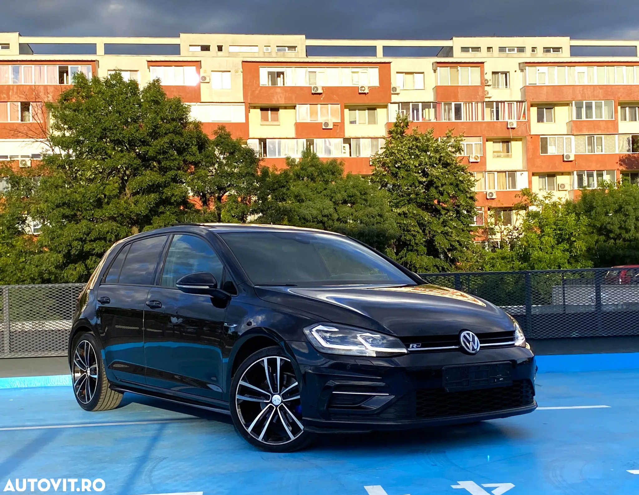 Volkswagen Golf 1.5 eTSI OPF DSG R-Line - 18
