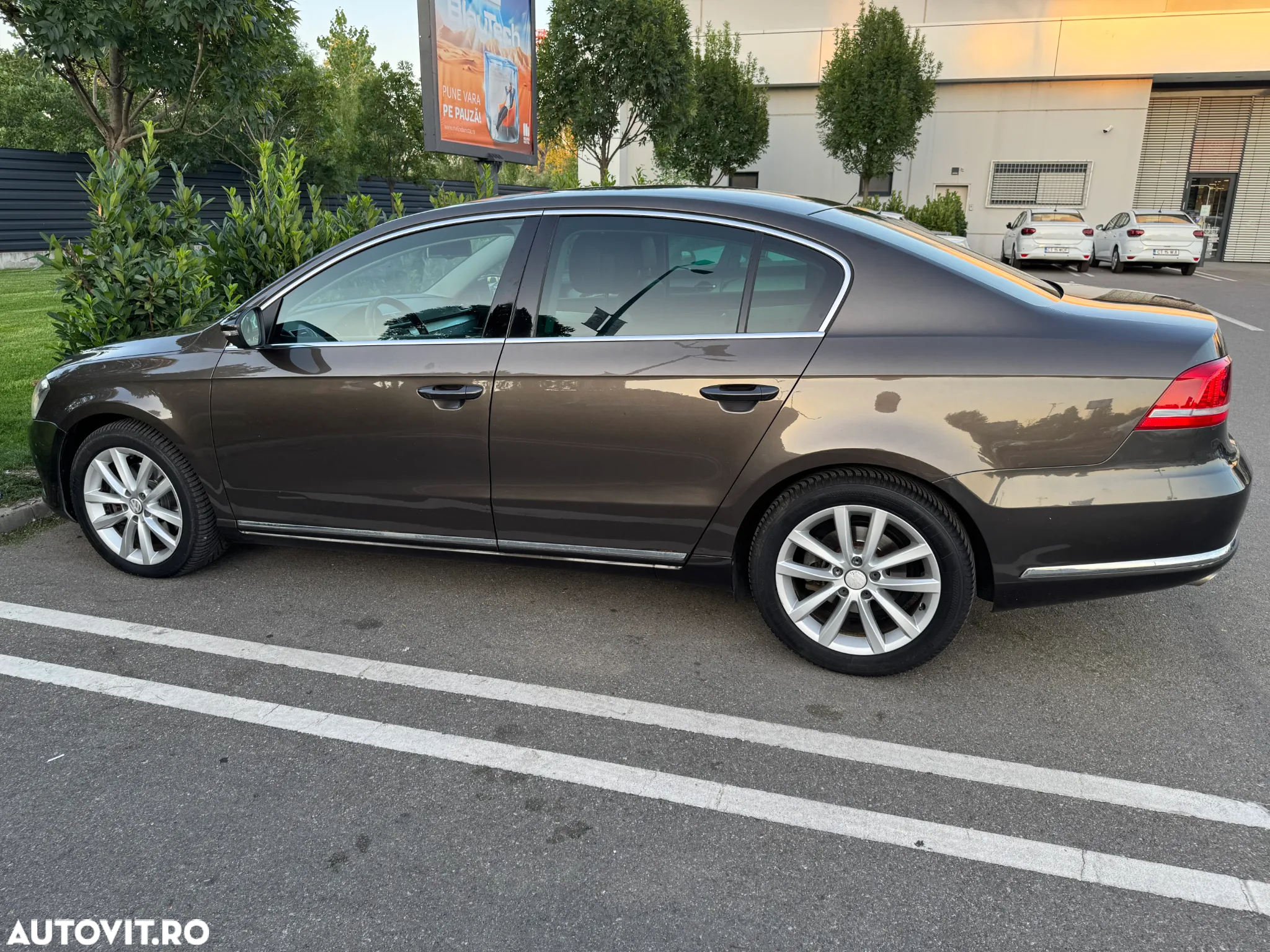 Volkswagen Passat - 11