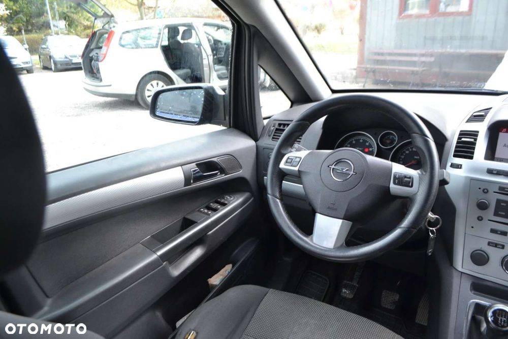 Opel Zafira - 9