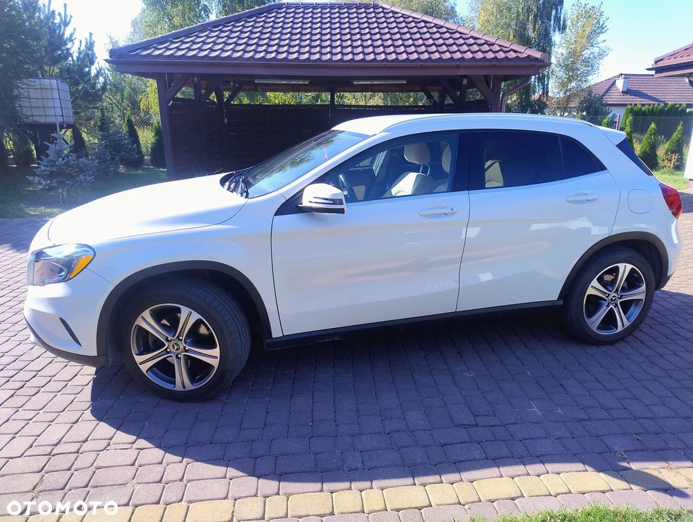 Mercedes-Benz GLA - 7