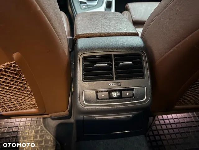 Audi A4 Allroad 2.0 TDI Quattro S tronic - 11