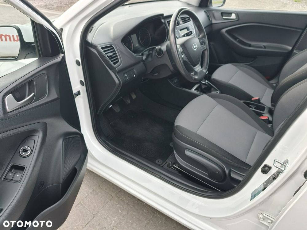 Hyundai i20 - 19