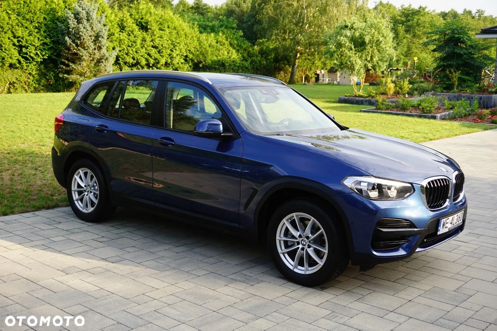 BMW X3 xDrive20i Advantage - 4