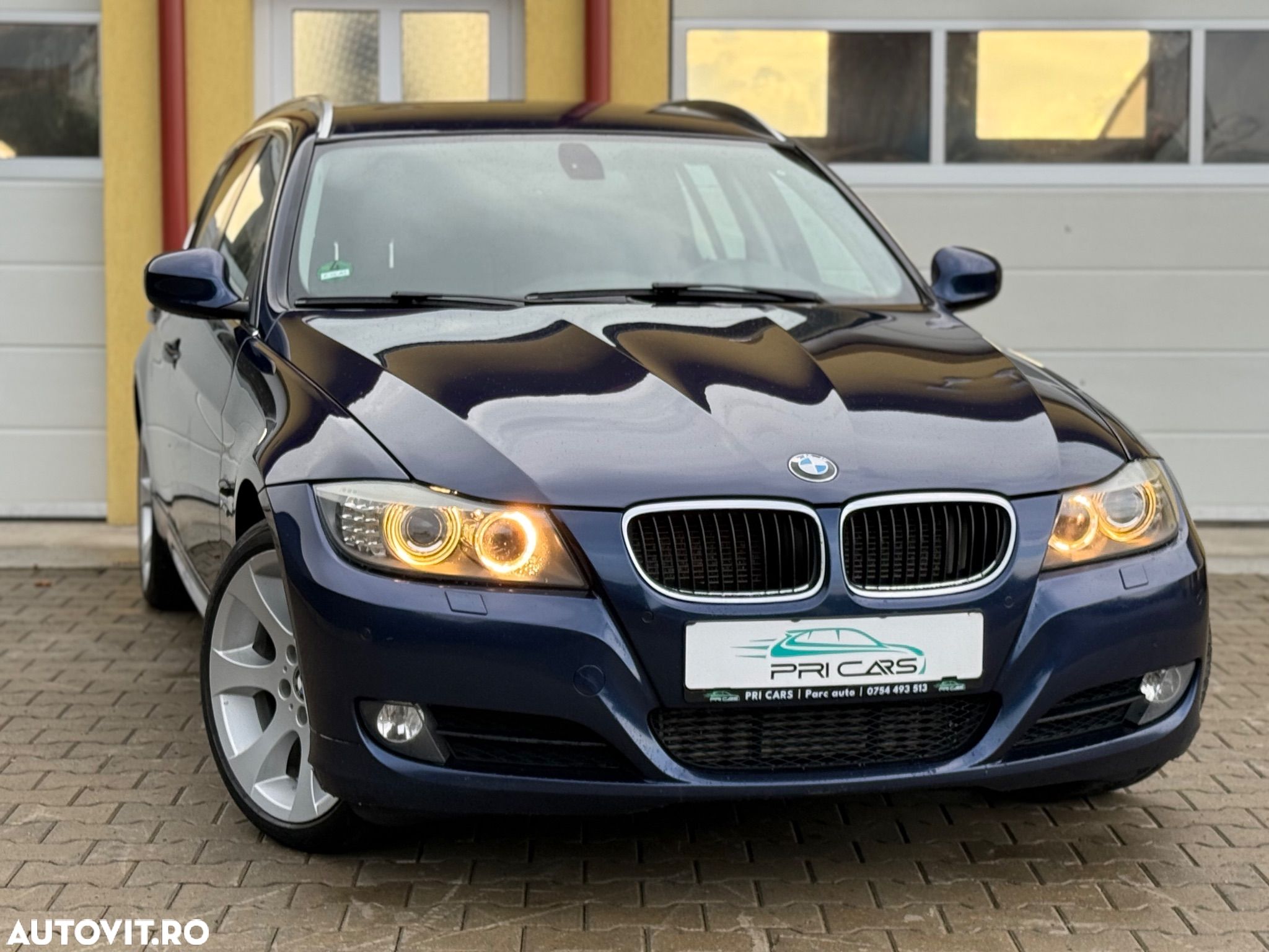BMW Seria 3 320d Touring xDrive Aut. - 1