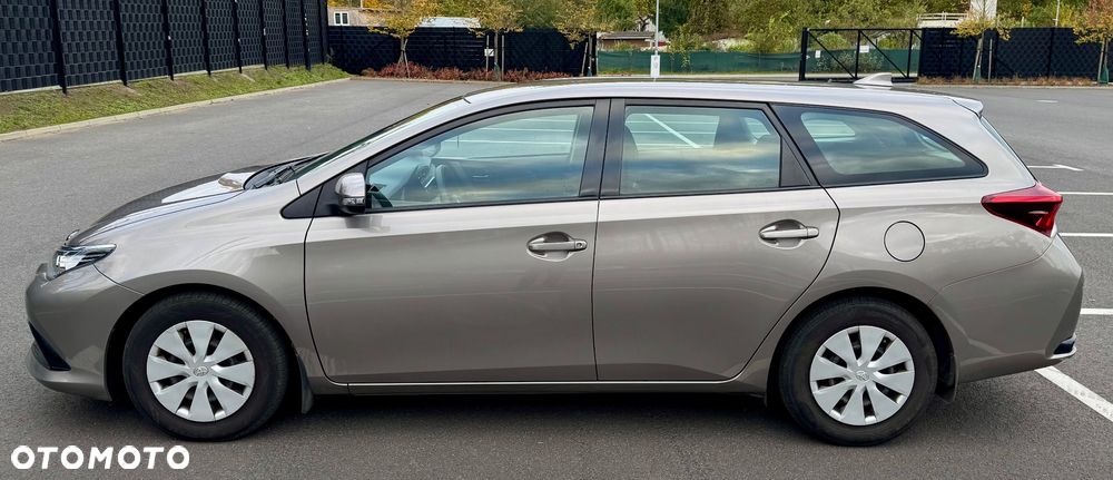 Toyota Auris 1.4 D-4D Active - 10