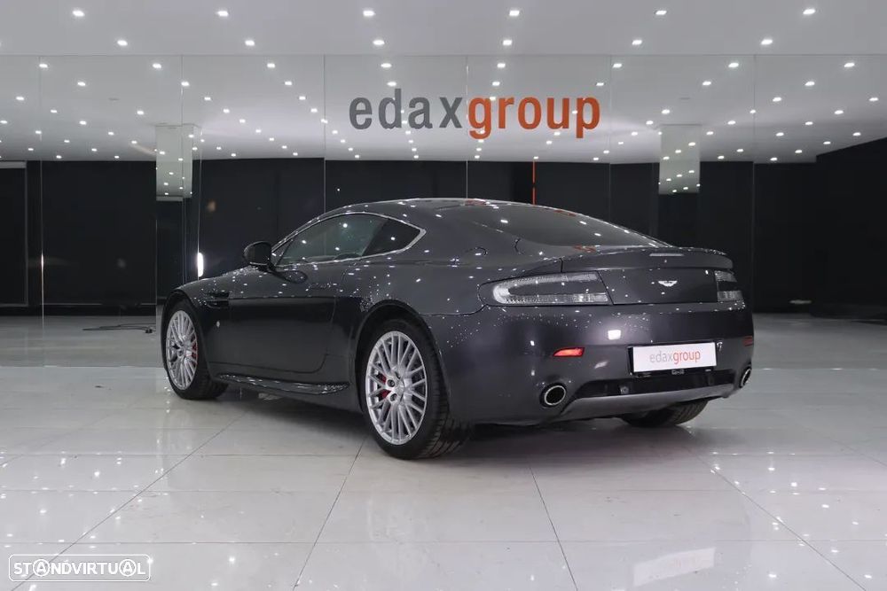 Aston Martin Vantage Coupé V8 Sportshift — fotografia 4