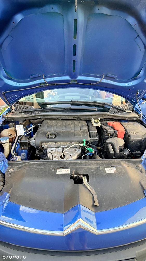 Citroën C4 1.4 16V X - 7