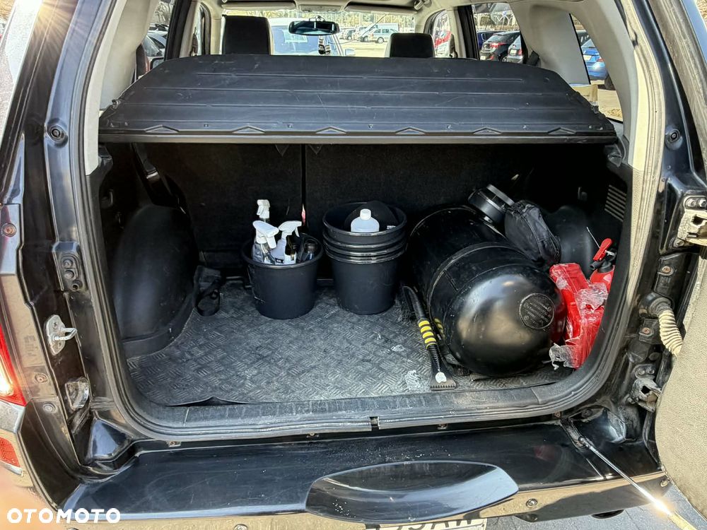 Suzuki Grand Vitara 2.0 - 7