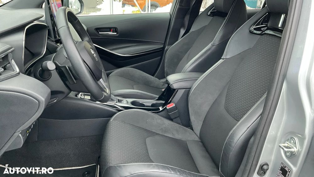 Toyota Corolla 2.0 HSD Exclusive - 12