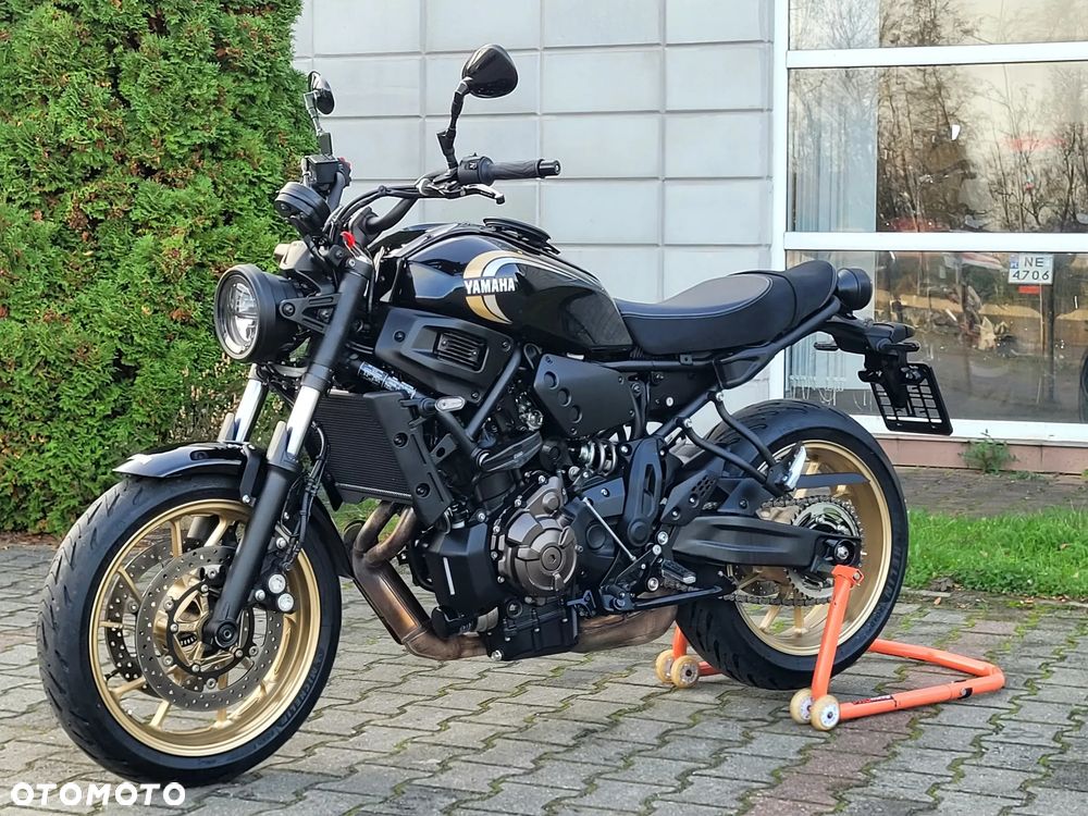 Yamaha XSR - 16