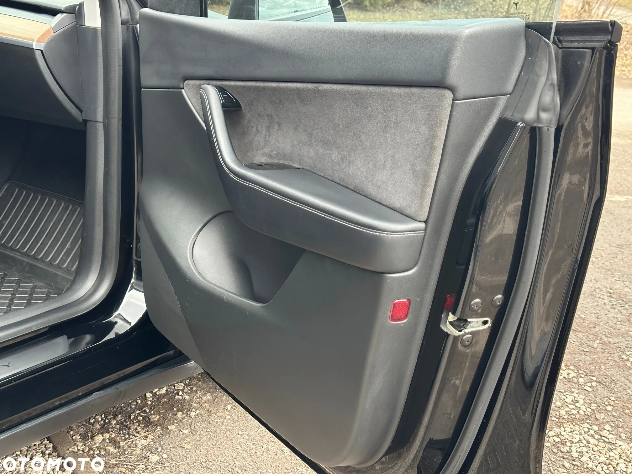 Tesla Y Model Long Range Dual Motor AWD - 25