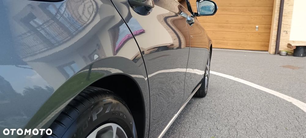 Mercedes-Benz Klasa E 200 CGI BlueEFFICIENCY Automatik Avantgarde - 16