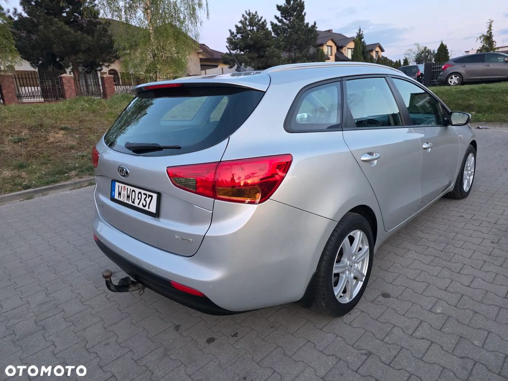 Kia Ceed - 4