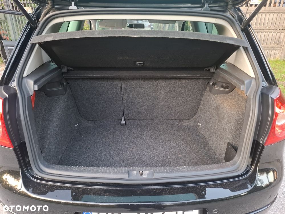 Volkswagen Golf - 6