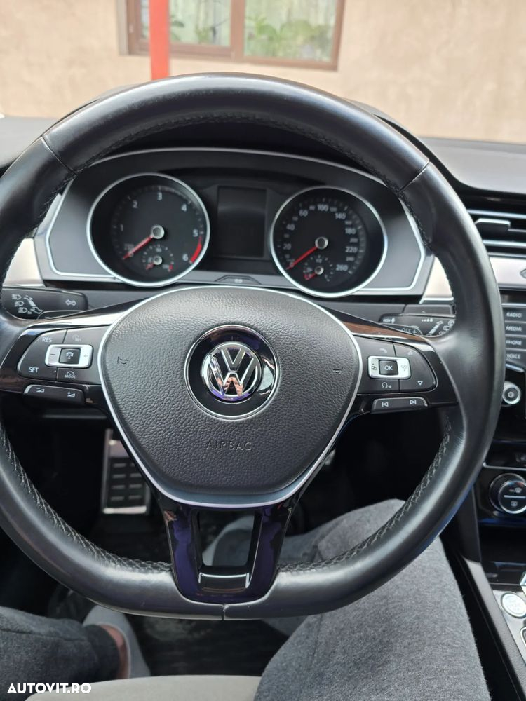 Volkswagen Passat Variant 2.0 TDI DSG 4Motion Highline - 17