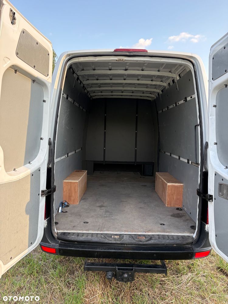 Mercedes-Benz Sprinter - 9