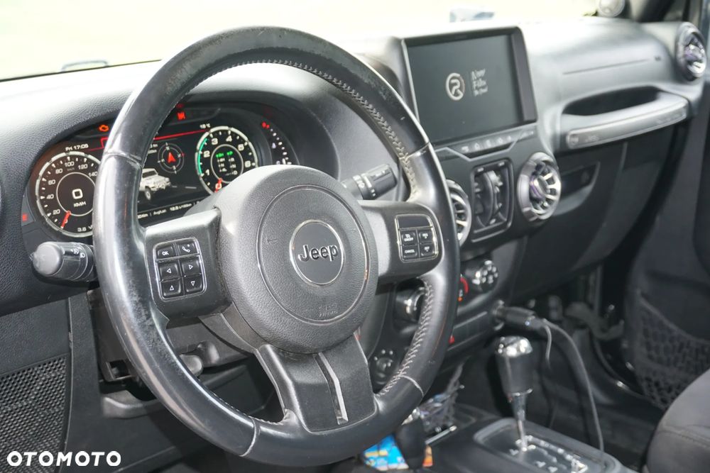 Jeep Wrangler 3.6 Unlim Sahara - 14