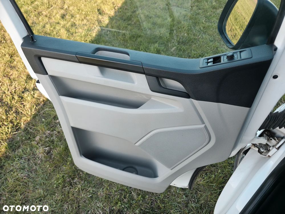 Volkswagen Transporter - 16