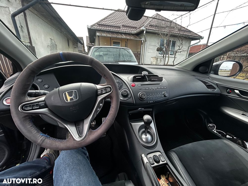 Honda Civic 1.8 SOHC i-VTEC MT GT - 19