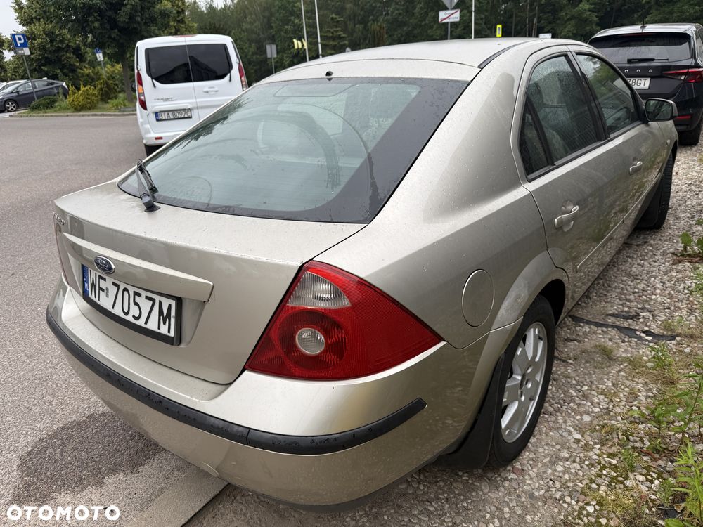 Ford Mondeo 2.0 Ghia - 4