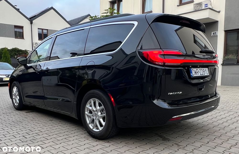 Chrysler Pacifica - 5