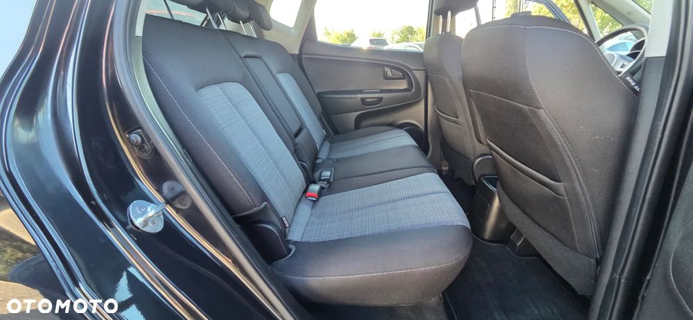 Kia Venga 1.6 CRDi 128 Titanium Collection - 32