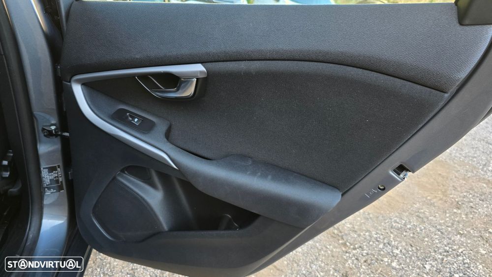 Volvo V40 1.6 D2 Momentum Powershift Eco - 42