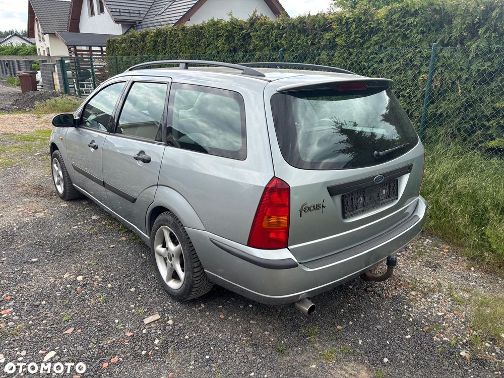 Ford Focus 1.8 Ambiente - 6